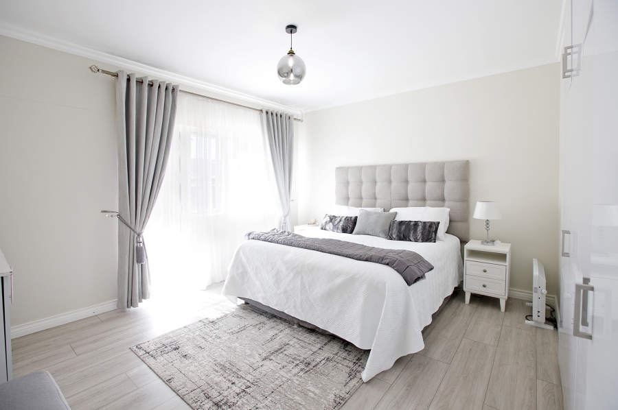 2 Bedroom Property for Sale in Wynberg Upper Western Cape